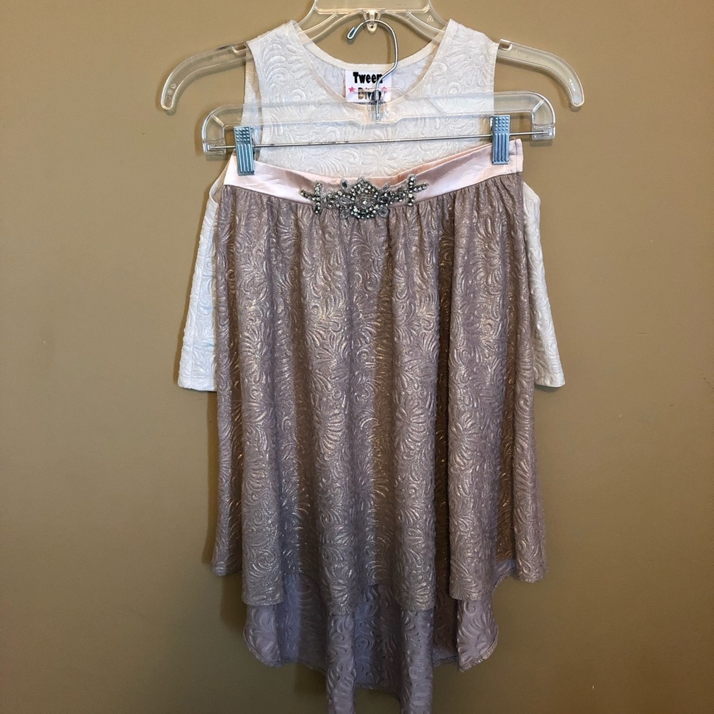 Girls top and high/low skirt